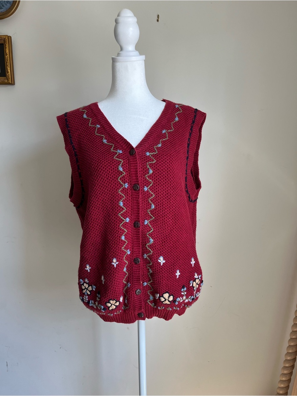 Classic Red Knit Button-Front Floral Embroidered Vest Grandma Gardening Ramie M